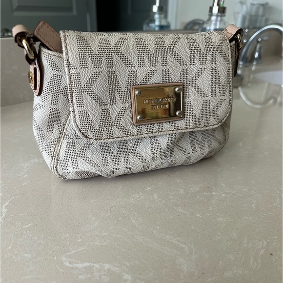 MICHAEL Michael Kors Handbags - White Micheal Kors mini purse